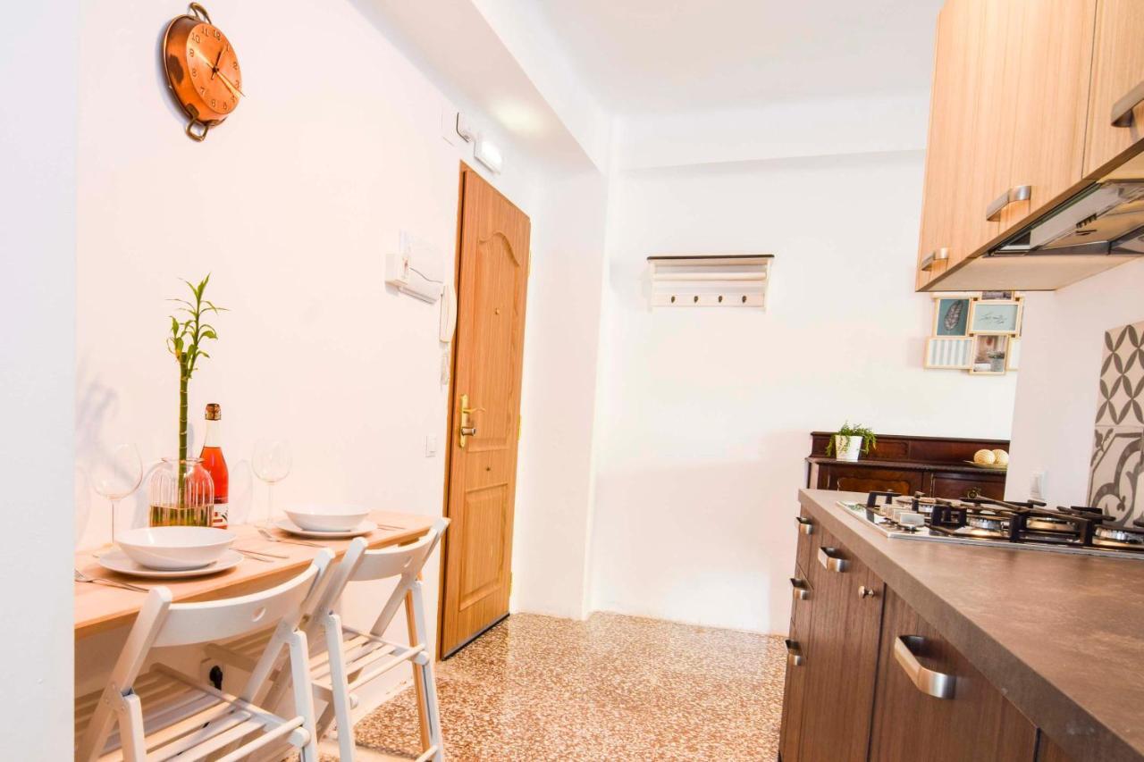 P&P Apartaments Arapiles مالقة المظهر الخارجي الصورة